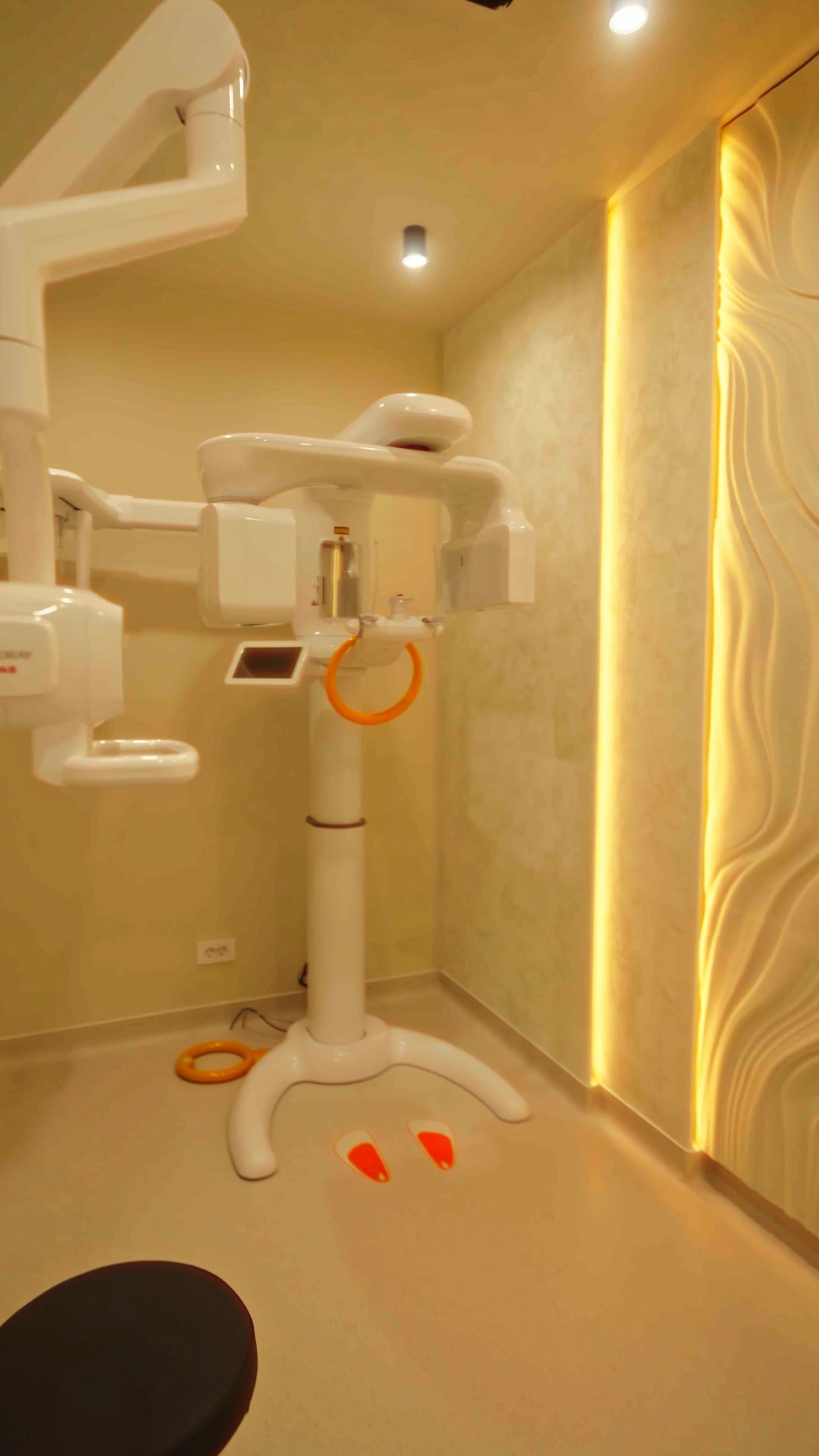 Cabinet de radiologie dentară cu CBCT 3D la The Smile Lounge Constanța